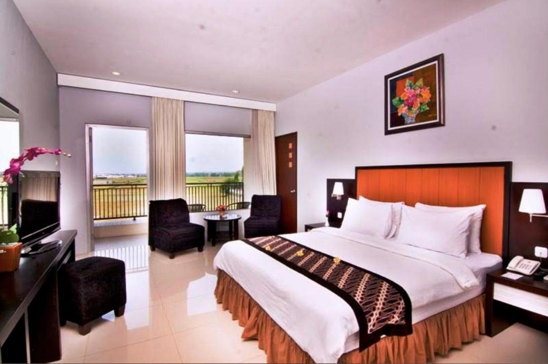 Parkside Mandarin Hotel Pekalongan Exterior photo