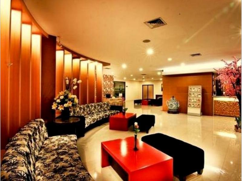 Parkside Mandarin Hotel Pekalongan Exterior photo
