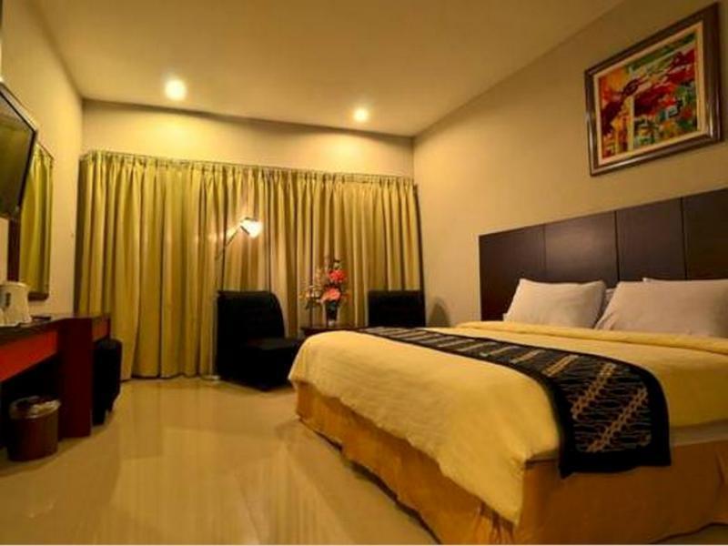 Parkside Mandarin Hotel Pekalongan Exterior photo