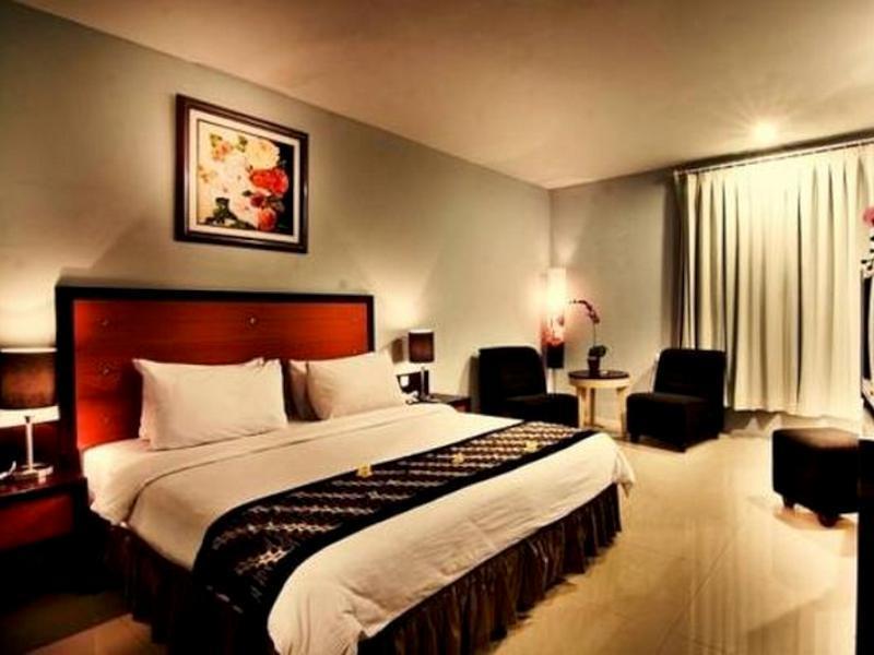 Parkside Mandarin Hotel Pekalongan Exterior photo